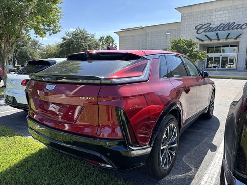 Used 2024 Cadillac Lyriq Sport AWD/4WD image 3