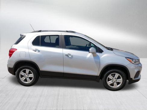 Used 2020 Chevrolet Trax LT w/ LT Convenience Package AWD/4WD image 8
