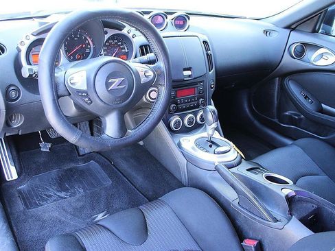 Used 2016 Nissan 370Z Coupe image 13