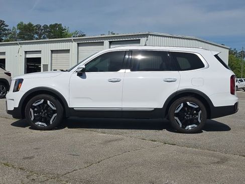 Used 2024 Kia Telluride S w/ S Sunroof Package image 2