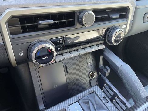 Used 2025 Toyota Tacoma 4x4 Double Cab Hybrid image 30