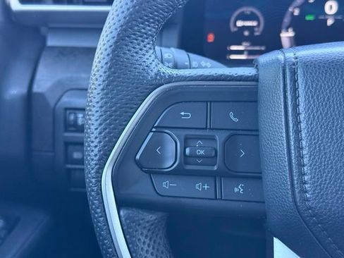Used 2024 Toyota Tacoma Limited w/ Limited Package (LT) AWD/4WD image 28