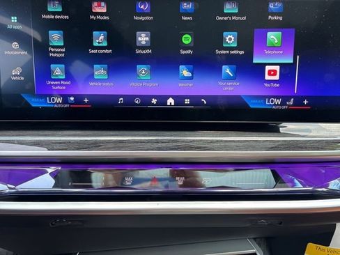 Used 2025 BMW 750e xDrive image 34