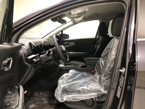 New 2026 Kia Sportage LX FWD image 17