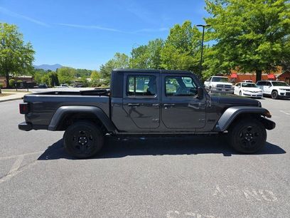 Used 2023 Jeep Gladiator Sport w/ Trailer Tow Package