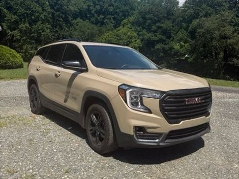Used 2022 GMC Terrain AT4 AWD/4WD image 1