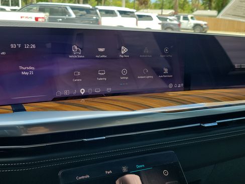 Certified 2025 Cadillac Escalade Sport Platinum w/ LPO, Floor Liner Package AWD/4WD image 21