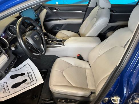 Used 2023 Toyota Camry XLE w/ Cold Weather Package FWD image 20