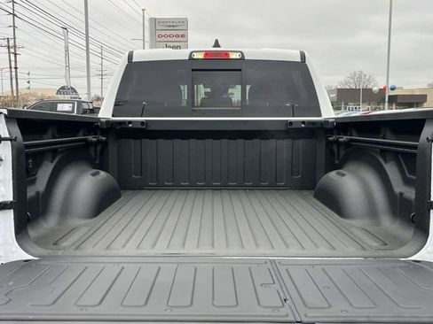 New 2026 RAM 1500 Laramie AWD/4WD image 18