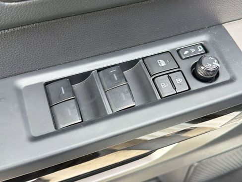 Used 2024 Toyota Tundra Limited image 12