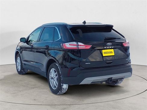 Used 2024 Ford Edge SEL w/ Convenience Package image 3