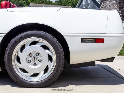 Used 1991 Chevrolet Corvette Convertible RWD image 5