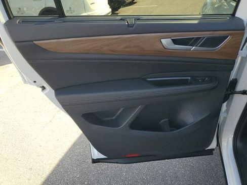 New 2026 Volkswagen Atlas SE FWD image 9