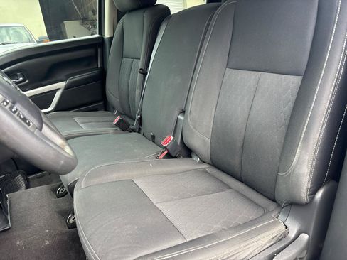 Used 2018 Nissan Titan SV RWD image 13