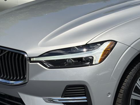 Used 2023 Volvo XC60 B5 Plus w/ Protection Package Premier FWD image 6