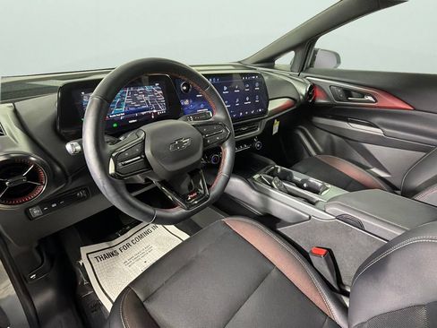 Used 2024 Chevrolet Equinox EV RS FWD image 18