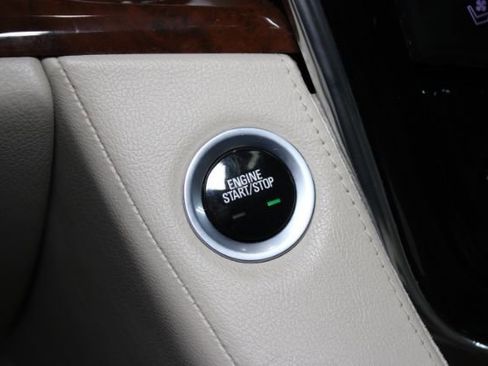 Used 2017 Cadillac Escalade Luxury image 19