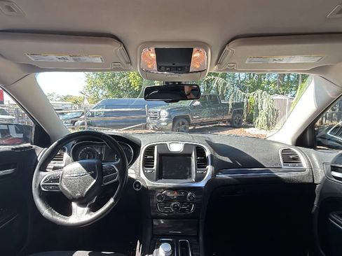 Used 2019 Chrysler 300 Touring w/ Sport Appearance Package image 26