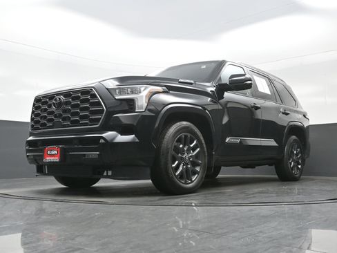 Used 2025 Toyota Sequoia Platinum image 31