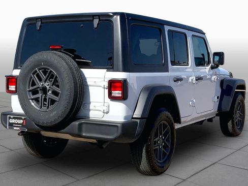 Used 2025 Jeep Wrangler Unlimited Sport AWD/4WD image 13