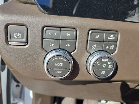 New 2026 GMC Sierra 1500 SLT w/ SLT Premium Package AWD/4WD image 25