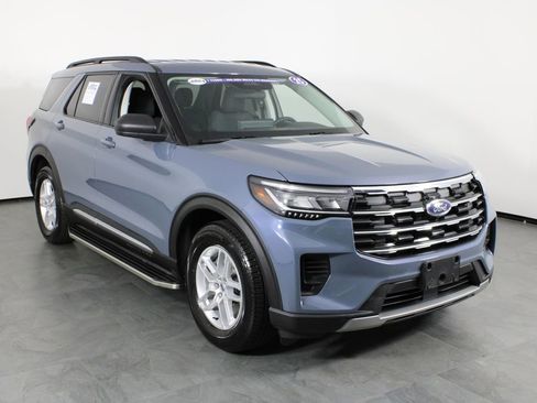 Used 2025 Ford Explorer Active image 12