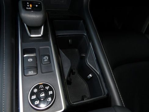 Certified 2023 Nissan Pathfinder SL w/ Black Appearance Package image 33