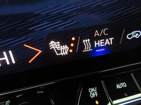 Used 2024 Chevrolet Blazer EV RS image 32