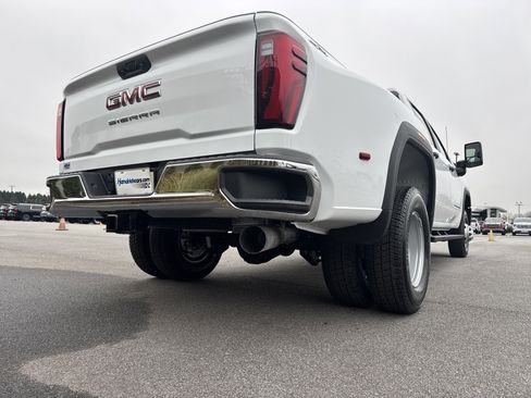 New 2026 GMC Sierra 3500 Pro image 10