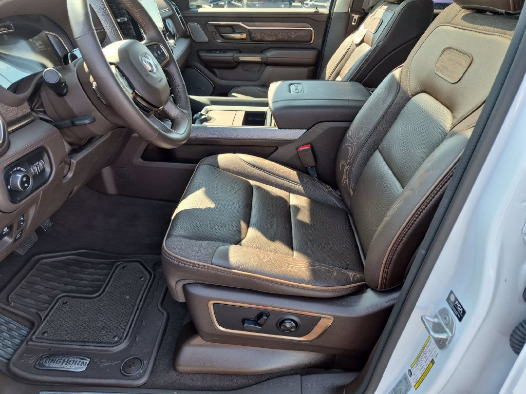 Used 2025 RAM 1500 Limited AWD/4WD image 11