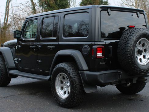 Used 2018 Jeep Wrangler Unlimited Sport S image 8