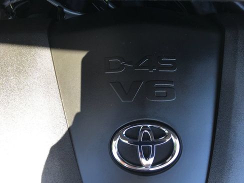 Used 2020 Toyota Sienna LE w/ Carpet Mat Package FWD image 13