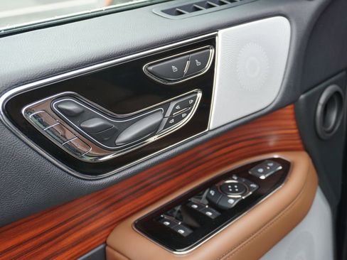 Used 2024 Lincoln Navigator Reserve AWD/4WD image 17