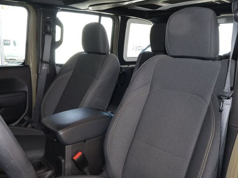 Used 2025 Jeep Wrangler Unlimited Sport AWD/4WD image 33