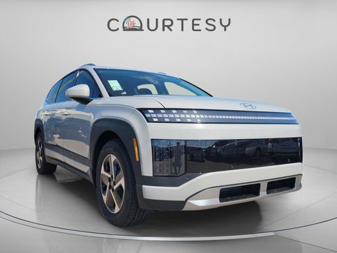 New 2026 Hyundai Ioniq 9 SE image 4