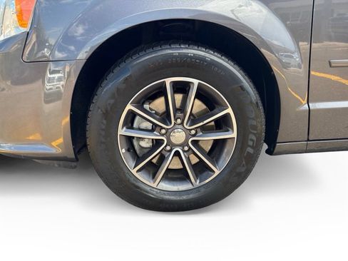 Used 2017 Dodge Grand Caravan SXT FWD image 9