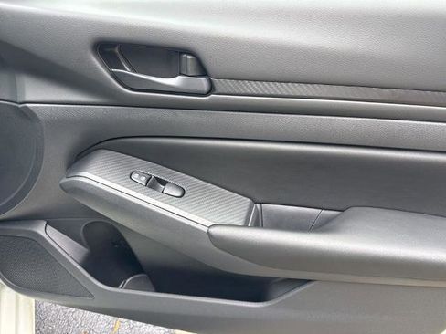 Certified 2025 Nissan Altima 2.5 S image 12