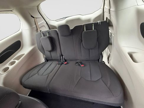 Used 2018 Chrysler Pacifica Touring Plus w/ Tire & Wheel Group image 16