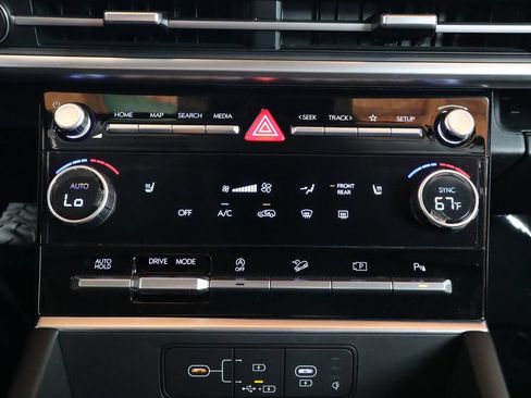 Used 2025 Hyundai Santa Fe SEL FWD image 22
