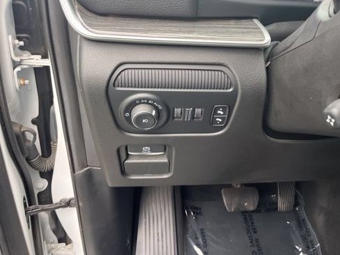 Used 2022 Jeep Wagoneer Series II RWD image 32