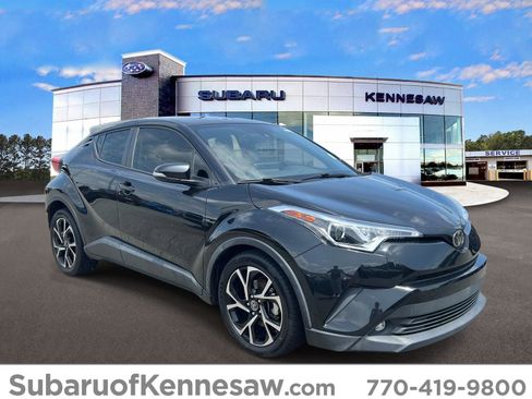Used 2019 Toyota C-HR XLE FWD image 1