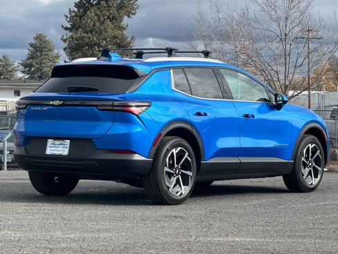 New 2026 Chevrolet Equinox EV LT image 2