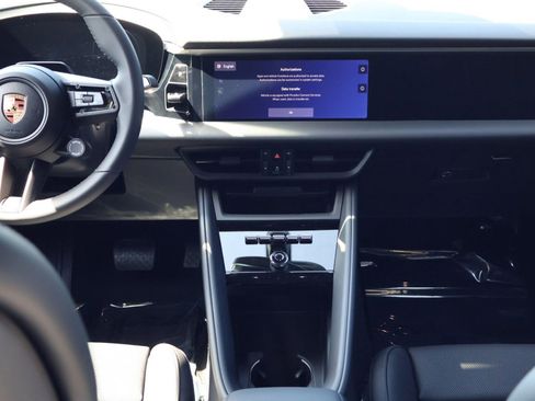 New 2026 Porsche Macan Electric RWD image 19