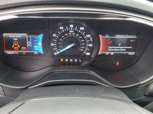 Used 2020 Ford Fusion SE image 12