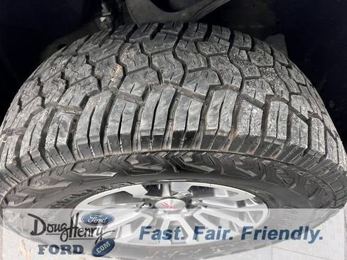 Used 2023 GMC Sierra 1500 AT4 w/ Technology Package image 16