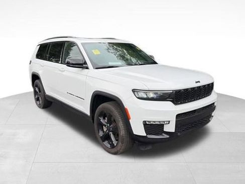 Used 2024 Jeep Grand Cherokee L Limited w/ Black Appearance Package AWD/4WD image 1