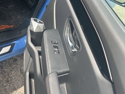 Used 2025 Honda Pilot TrailSport image 17