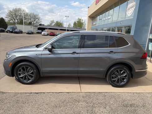 Used 2023 Volkswagen Tiguan SE AWD/4WD image 6