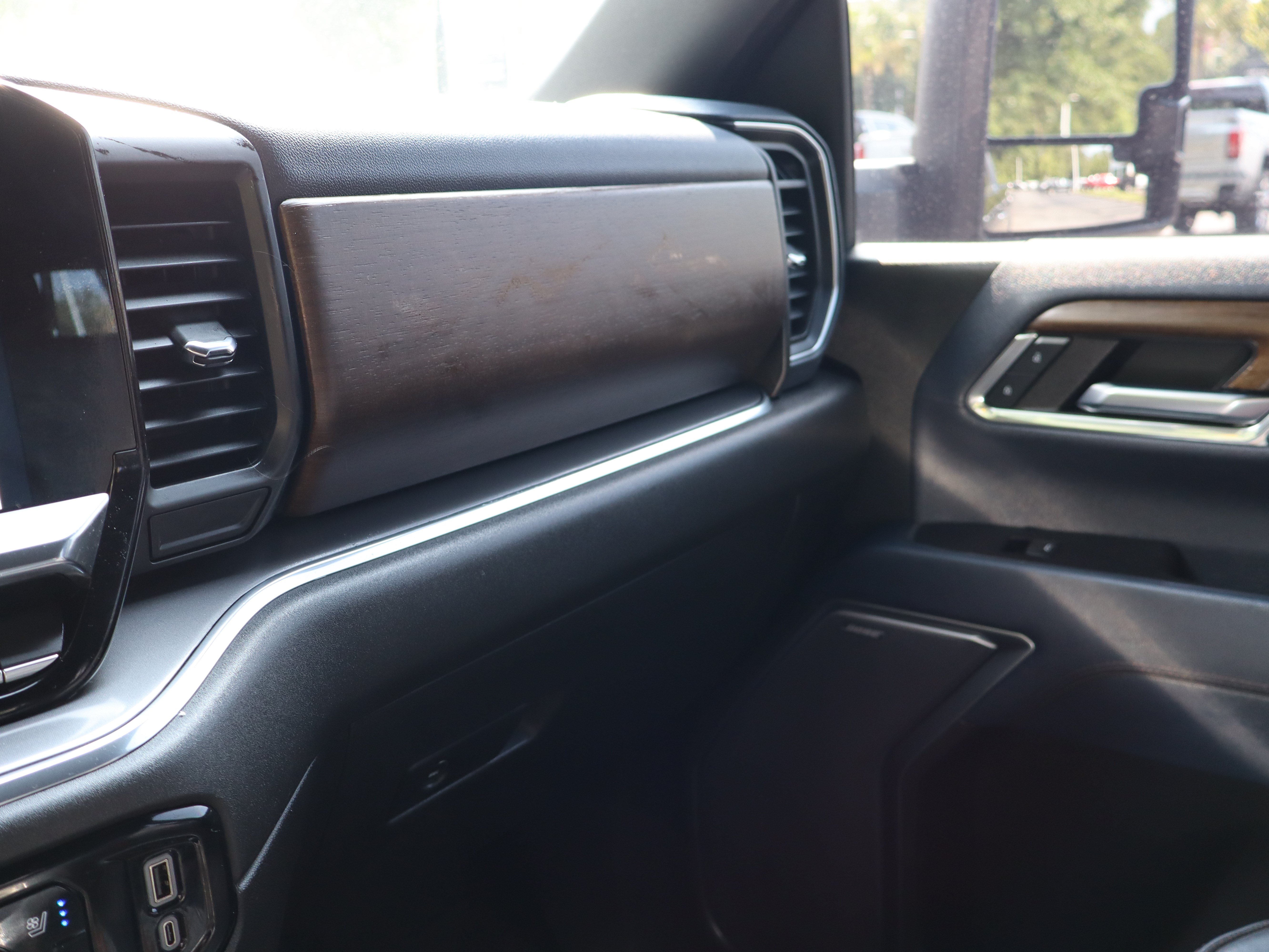 Used 2024 Chevrolet Silverado 3500 High Country w/ Technology Package AWD/4WD image 53
