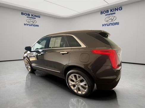 Used 2017 Cadillac XT5 Luxury w/ Driver Awareness Package AWD/4WD image 3